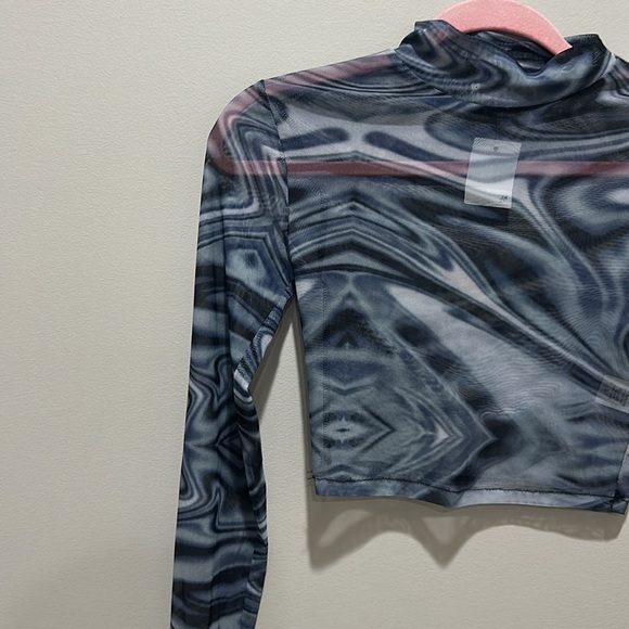 NWT Beige‎ Botany Marble Pattern Long Sleeve Crop Top - Picture 2 of 5